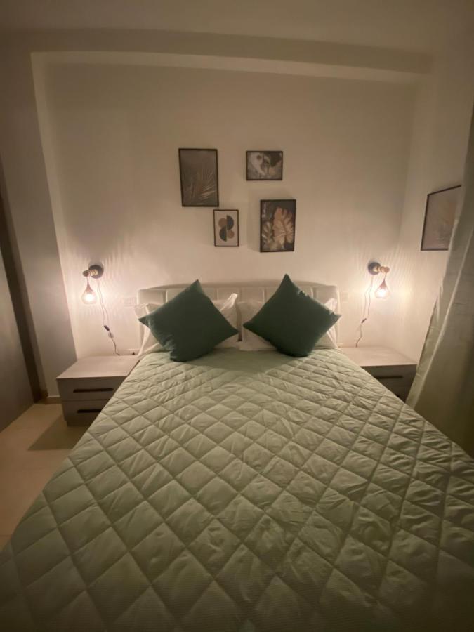Civico 107 - Apartment With Private Parking 콰르투 산텔레나 외부 사진