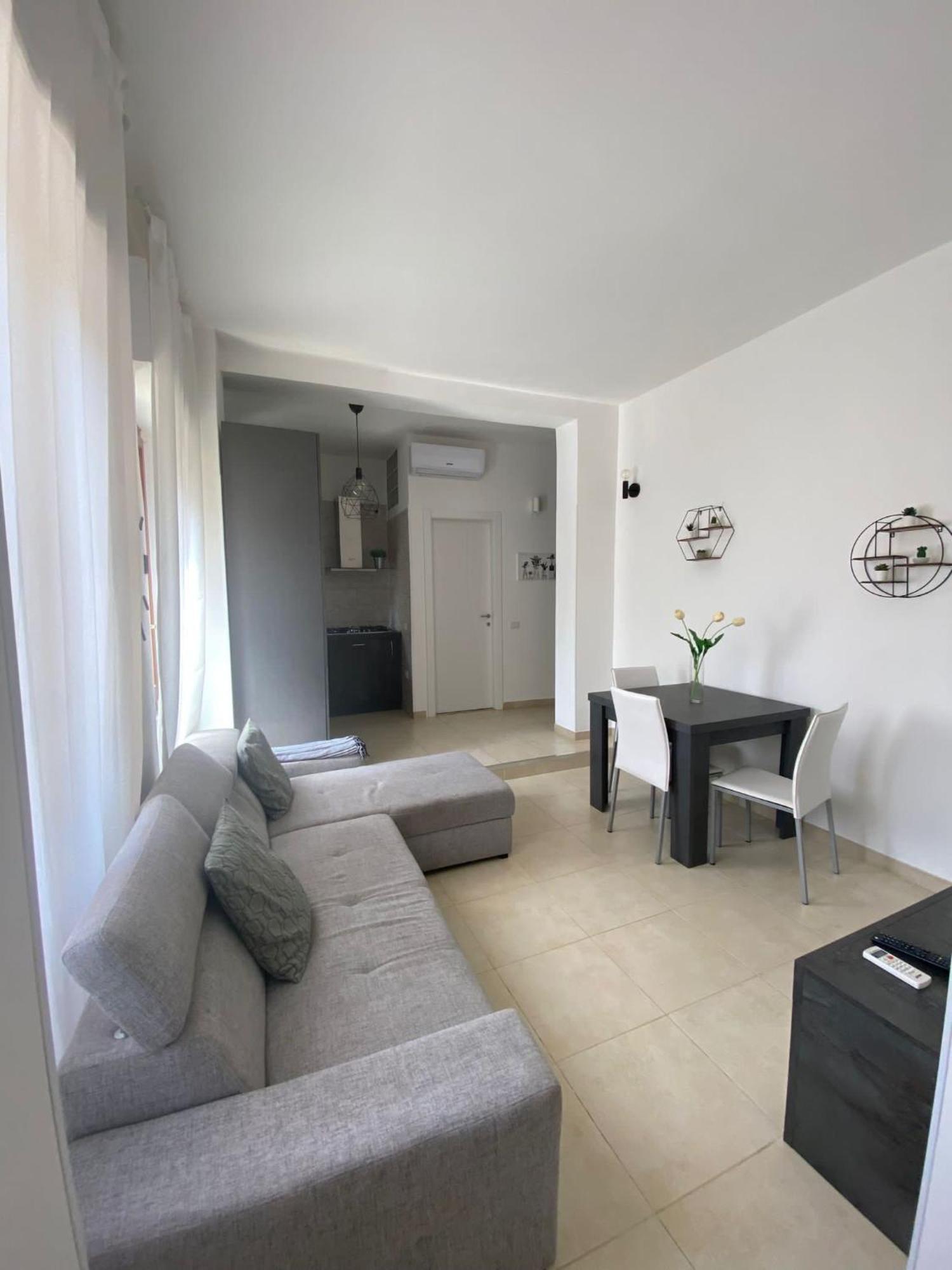 Civico 107 - Apartment With Private Parking 콰르투 산텔레나 외부 사진