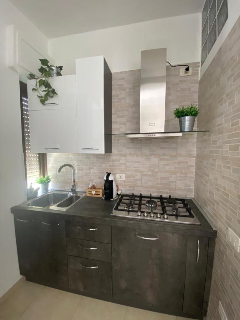 Civico 107 - Apartment With Private Parking 콰르투 산텔레나 외부 사진